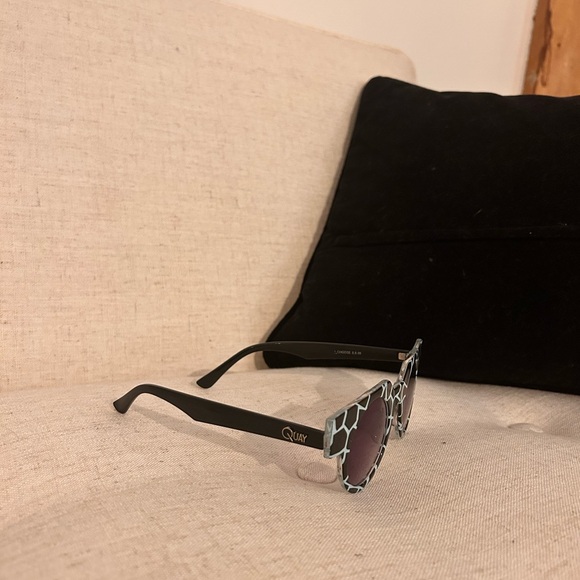 Quay Sunglasses brand new 100% UV protection - Picture 2 of 4